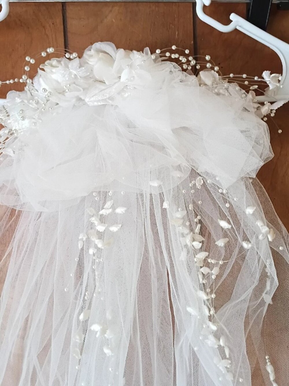 Bridal Wedding Veil White Tulle Floral Pearl Beaded Comb Cathedral Length - Picture 2 of 5